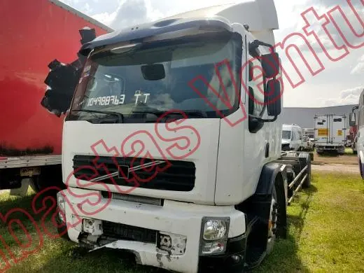 VOLVO TRACTOCAMION 2011, foto 1 de 19