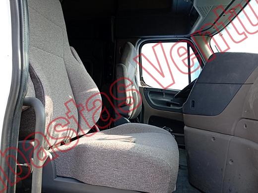 FREIGHTLINDER CASCADIA 2015, foto 13 de 19