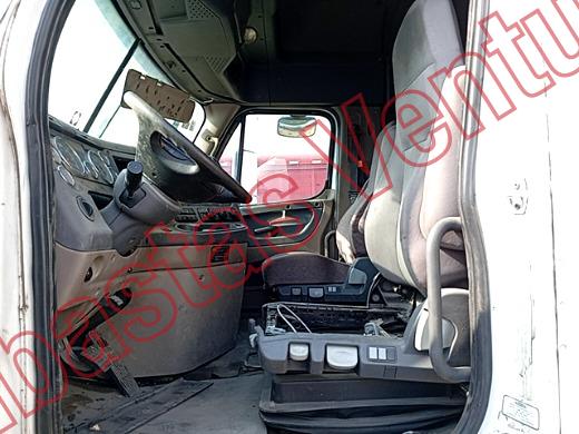 FREIGHTLINDER CASCADIA 2015, foto 17 de 19