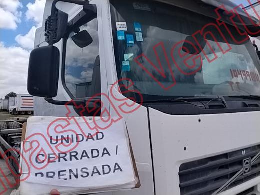 VOLVO TRACTOCAMION 2008, foto 13 de 19