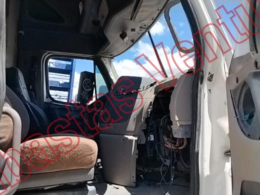 FREIGHTLINDER CASCADIA 2016, foto 13 de 19