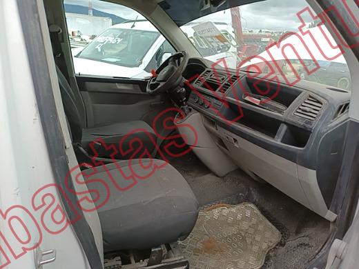 VOLKSWAGEN TRANSPORTER 2018, foto 12 de 19