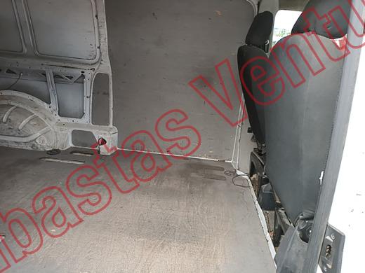 VOLKSWAGEN TRANSPORTER 2018, foto 13 de 19