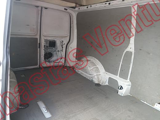 VOLKSWAGEN TRANSPORTER 2018, foto 15 de 19