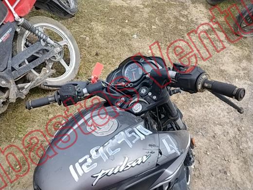 BAJAJ PULSAR 200 2023, foto 14 de 19