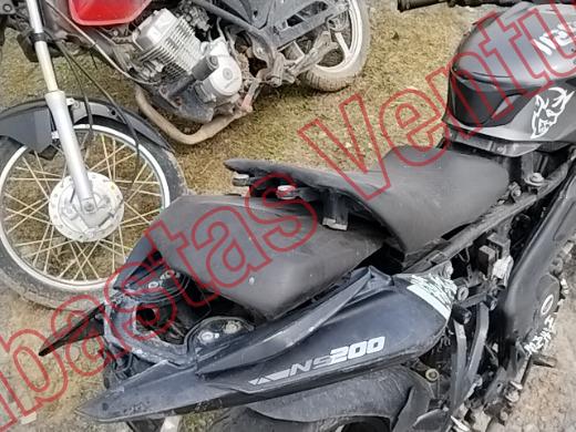 BAJAJ PULSAR 200 2023, foto 15 de 19