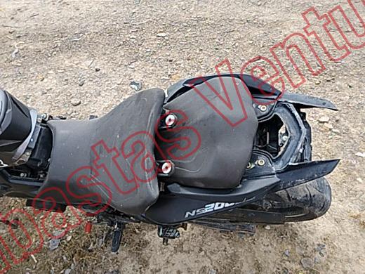 BAJAJ PULSAR 200 2023, foto 16 de 19