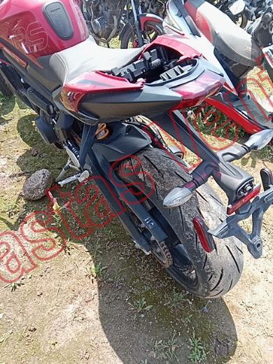 TRIUMPH STREET TRIPLE RS 2024, foto 7 de 19