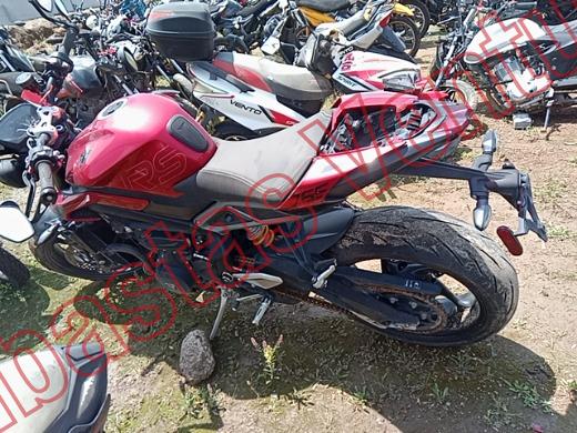 TRIUMPH STREET TRIPLE RS 2024, foto 8 de 19