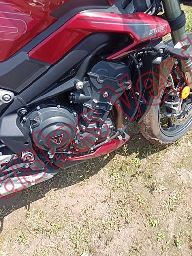 TRIUMPH STREET TRIPLE RS 2024, foto 11 de 19