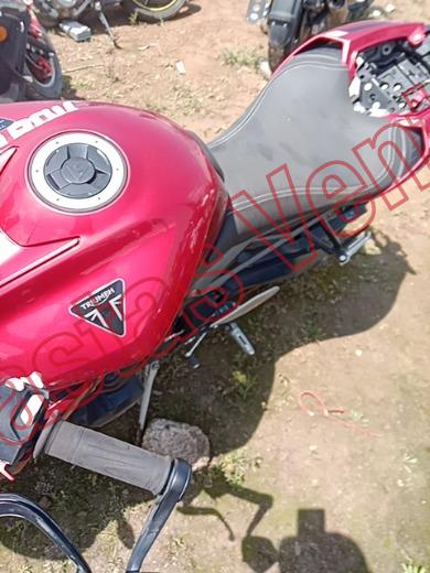 TRIUMPH STREET TRIPLE RS 2024, foto 17 de 19