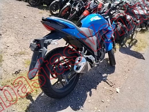 SUZUKI GSX 150 2019, foto 5 de 19