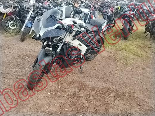 BAJAJ PULSAR 200 2024, foto 1 de 19