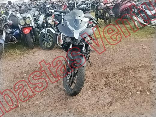 BAJAJ PULSAR 200 2024, foto 2 de 19