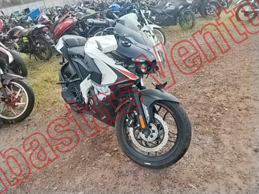 BAJAJ PULSAR 200 2024, foto 3 de 19