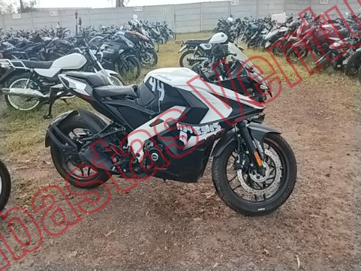BAJAJ PULSAR 200 2024, foto 4 de 19