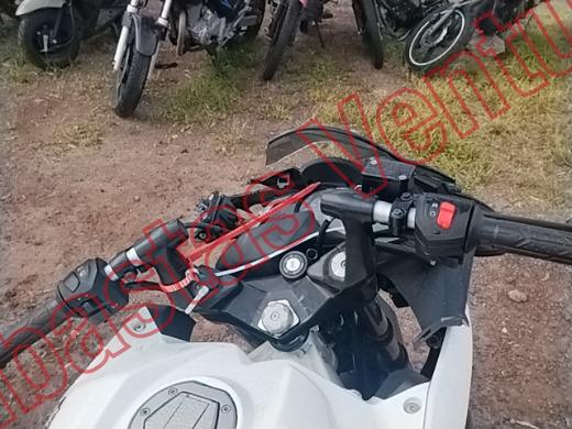 BAJAJ PULSAR 200 2024, foto 14 de 19