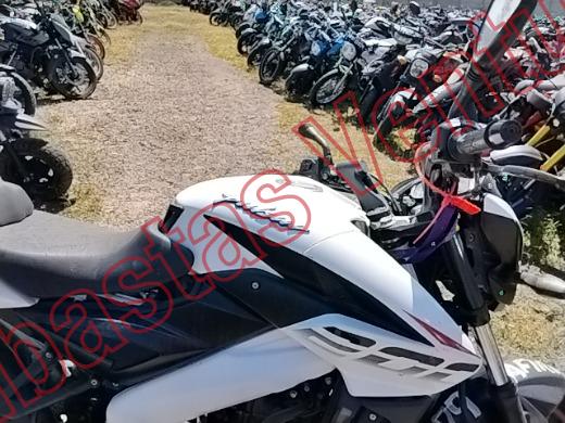 BAJAJ PULSAR 2023, foto 12 de 19