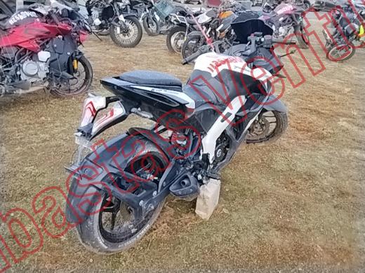 BAJAJ PULSAR 200 RS 2023, foto 5 de 19