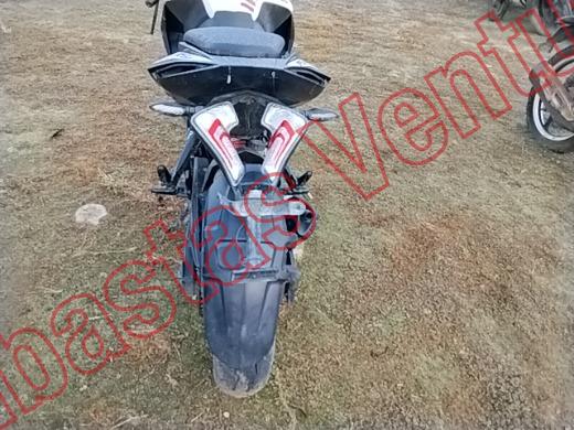 BAJAJ PULSAR 200 RS 2023, foto 6 de 19