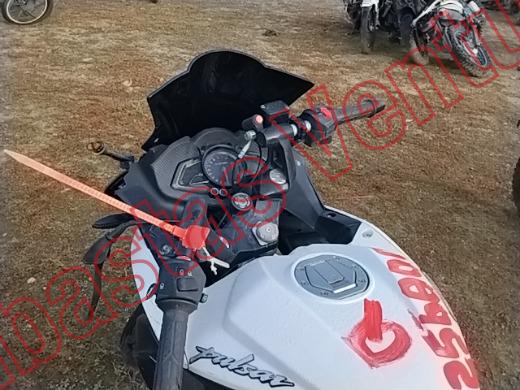 BAJAJ PULSAR 200 RS 2023, foto 14 de 19