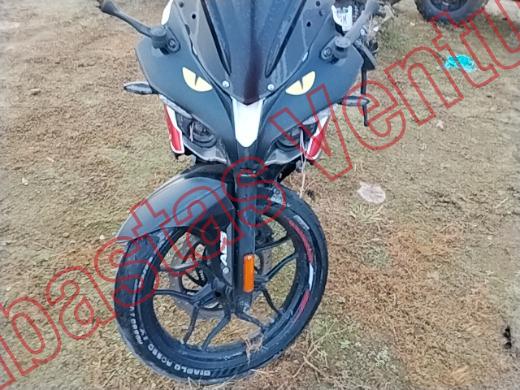BAJAJ PULSAR 200 RS 2023, foto 18 de 19