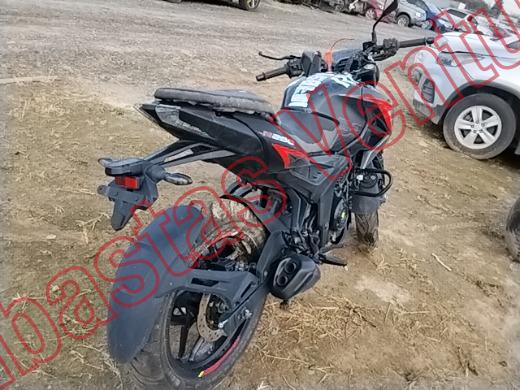 BAJAJ PULSAR 200 2026, foto 5 de 19