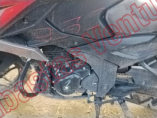 BAJAJ PULSAR 200 2026, foto 9 de 19