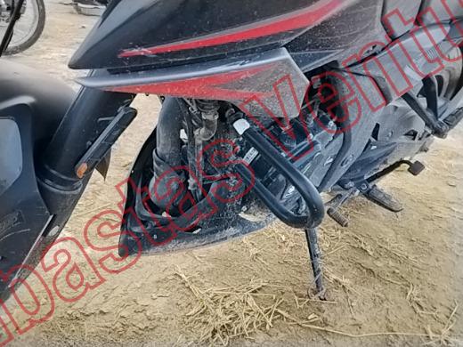 BAJAJ PULSAR 200 2026, foto 10 de 19
