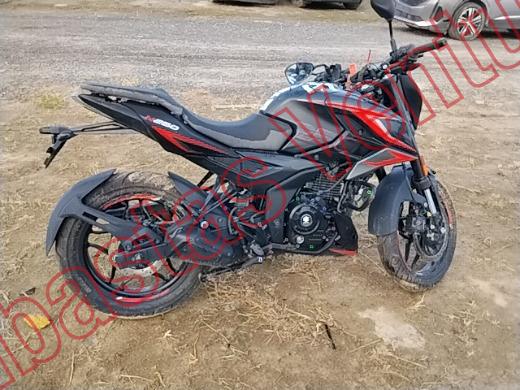 BAJAJ PULSAR 200 2026, foto 12 de 19