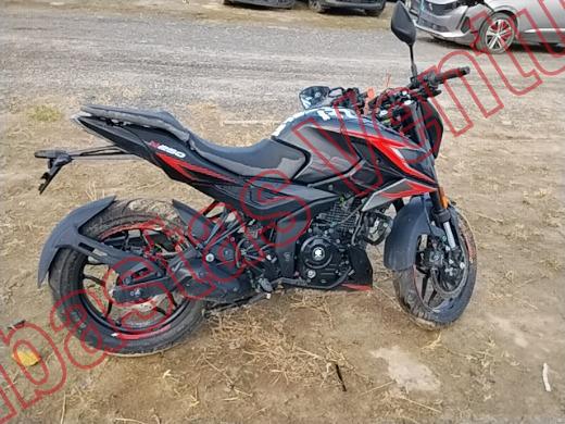 BAJAJ PULSAR 200 2026, foto 13 de 19