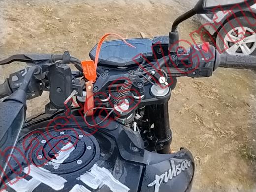 BAJAJ PULSAR 200 2026, foto 14 de 19