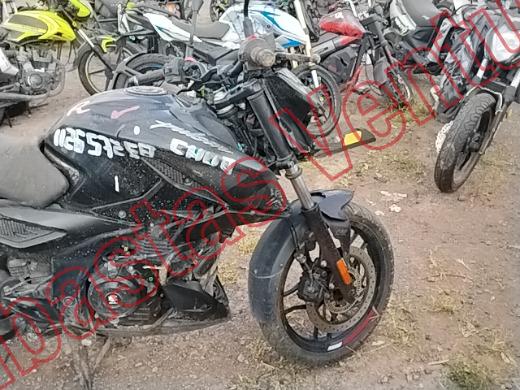 BAJAJ PULSAR 2025, foto 12 de 19