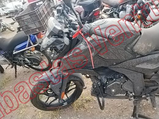 BAJAJ PULSAR 2025, foto 17 de 19