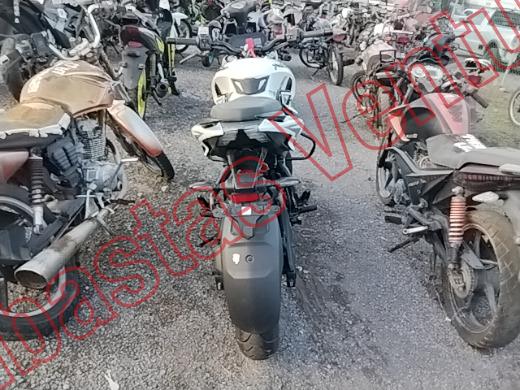 BAJAJ PULSAR 2025, foto 6 de 19
