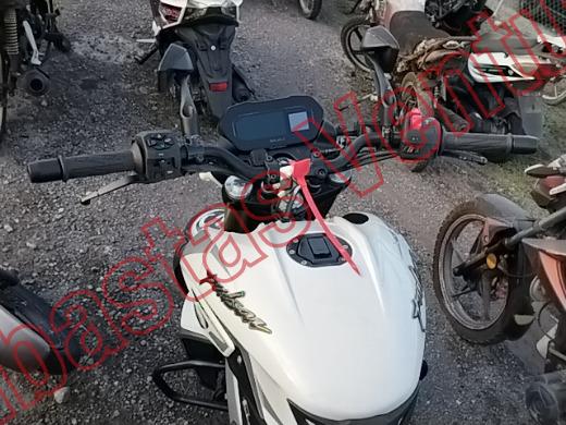 BAJAJ PULSAR 2025, foto 14 de 19
