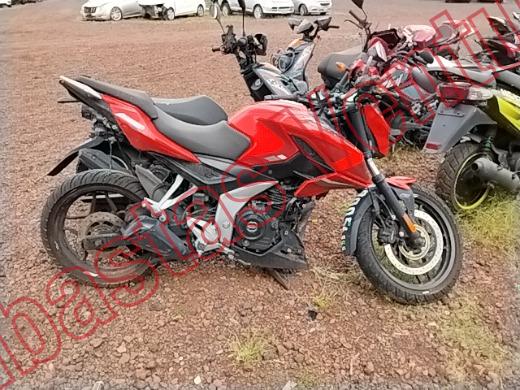 BAJAJ PULSAR 2025, foto 4 de 19