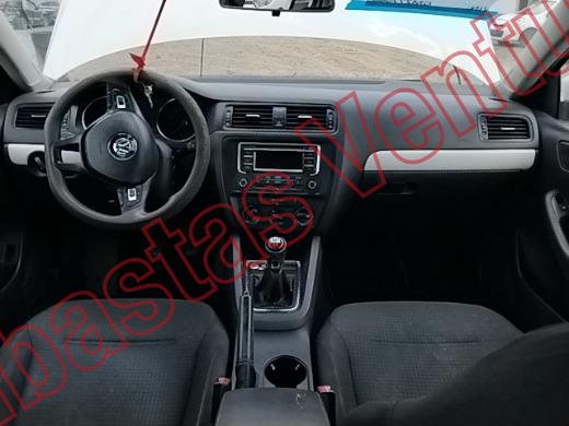 VOLKSWAGEN JETTA 2016, foto 14 de 19