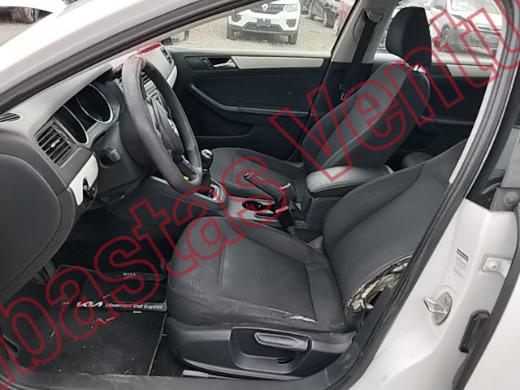 VOLKSWAGEN JETTA 2016, foto 17 de 19