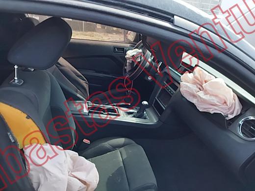 FORD MUSTANG 2012, foto 12 de 19