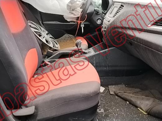 HYUNDAI ACCENT 2019, foto 12 de 19