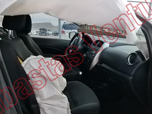 NISSAN VERSA 2018, foto 12 de 19