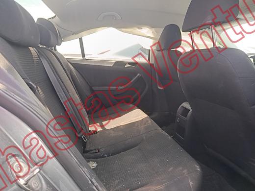 VOLKSWAGEN JETTA 2015, foto 13 de 19