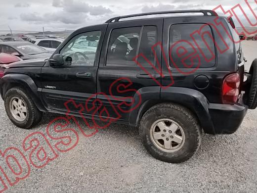 JEEP LIBERTY 2004, foto 8 de 19