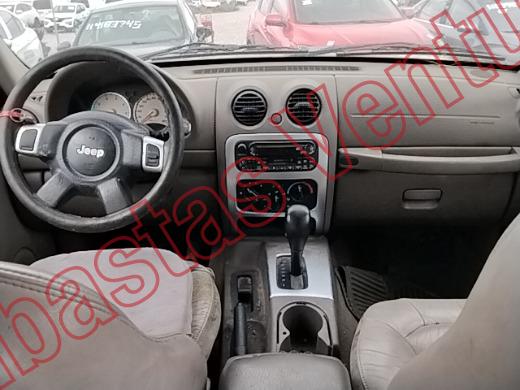 JEEP LIBERTY 2004, foto 14 de 19