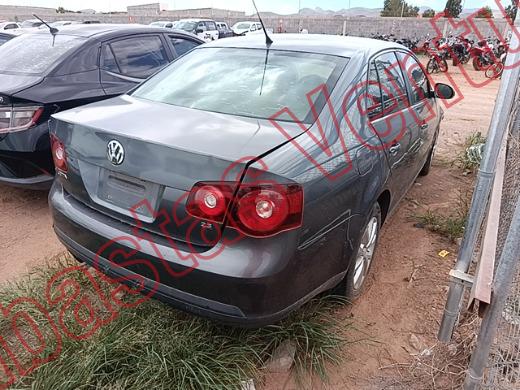 VOLKSWAGEN JETTA 2010, foto 5 de 19