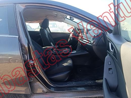 MAZDA MAZDA 3 2016, foto 12 de 19