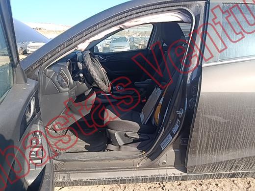 MAZDA MAZDA 3 2016, foto 17 de 19