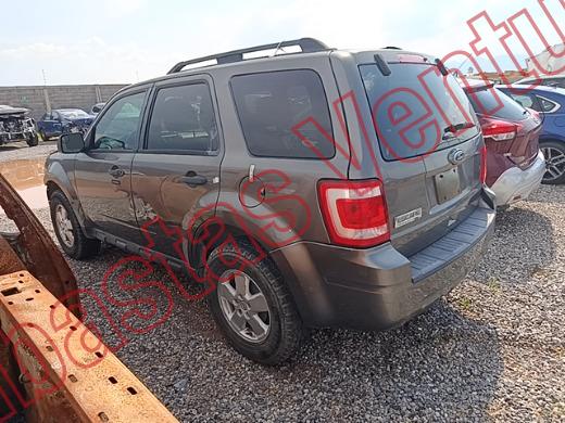 FORD ESCAPE 2012, foto 8 de 19