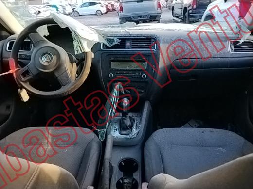 VOLKSWAGEN JETTA 2013, foto 14 de 19